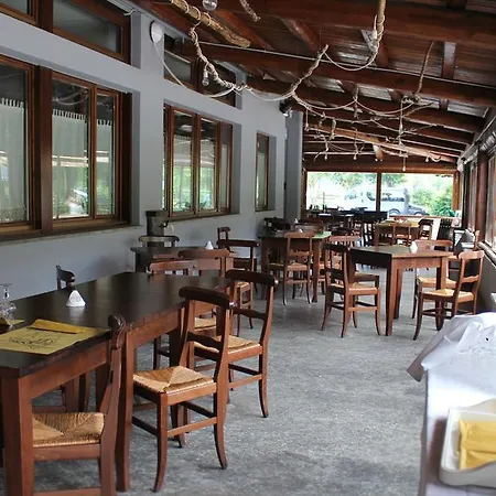 Wolf Village Demonte