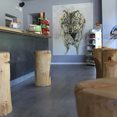 Wolf Village Demonte